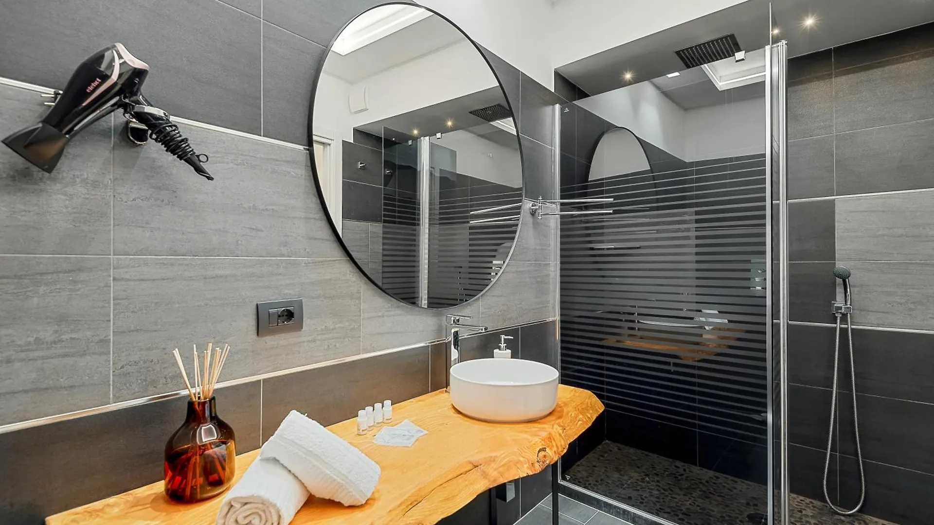 Guest house Ec Luxury Rooms